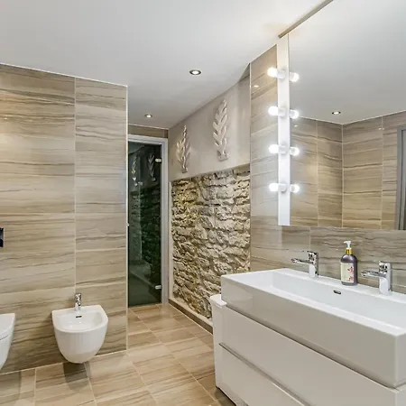 Iconic Luxury Penthouse In Heart Of Διαμέρισμα Ταλίν