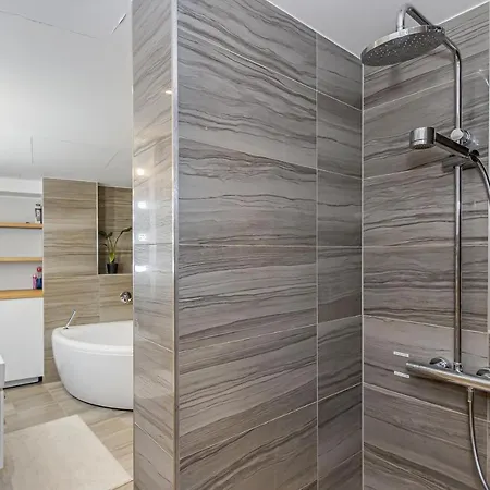 Iconic Luxury Penthouse In Heart Of Διαμέρισμα